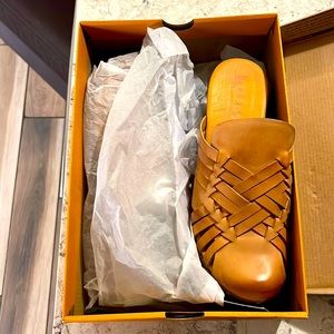 NWT Korks Asa Slip-on